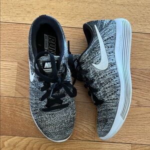 Nike Black and White Running Shoes